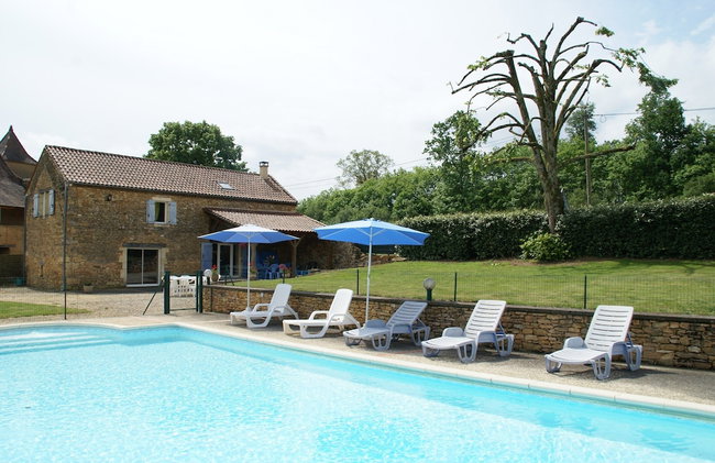Spacious Holiday Home in Besse With Swimming Pool - Foto 40