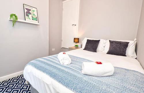 *Sleeps 9* Modern, 4 Bed House, Birmingham - Photo 36