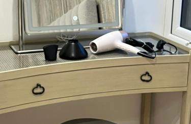 Riverside retreat with private wood fired hot tub - Foto 24