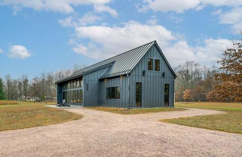 Walk to Lake! Modern Wisconsin Home with Patio - Foto 29