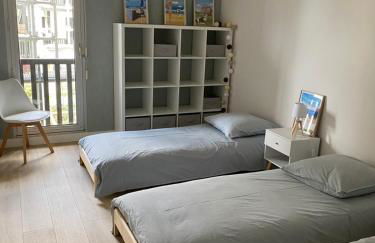 Appartement 5 personnes 65m2 avec balcon, vues partielles mer, 150m de la plage et centre, wifi et parking privé - Photo 11