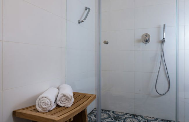 Contemporary & Texture-Rich Hideaway - Foto 27