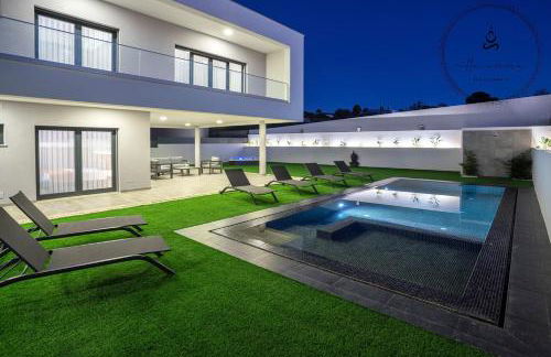 V5 Villa Emma - Luxury 5 bedroom, Pool and Jacuzzi - Foto 70