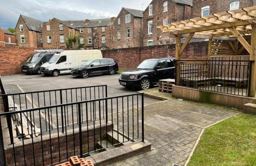 Lovely 4 bed (sleeps 8) apartment close to city - Foto 20