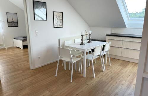 Moderne Unterkunft mit 5 Betten in Pfaffenhofen-Baden-Württemberg - Foto 9