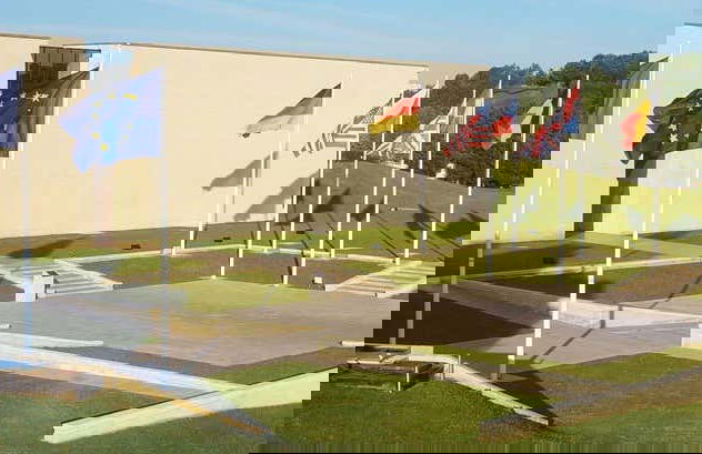 Ingresso do Mémorial de Caen - Foto 1