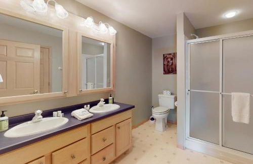 The 19th Hole Lakeside - Photo 19