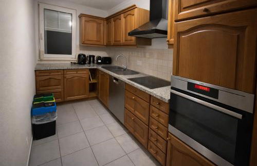 Comfort Apartment Netflix PS4 Parking - Foto 13