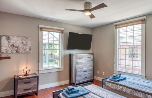 Colonial Quarter hideaway with modern comforts & balcony - near the beach - Photo 19