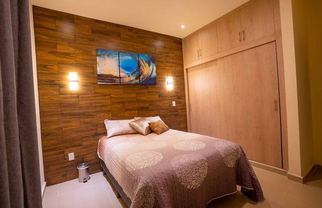 Luxury Apartment With Poll - Photo 10