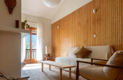 VYTINA LOFTS - Cozy 2-Level Loft Apartments with Fireplace & Mountain Views - Photo 26