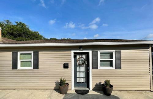 Cheerful Watercolors in 2BR Cottage - Foto 20