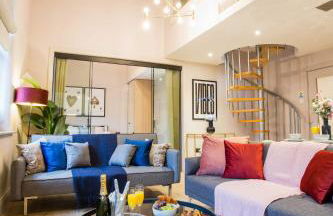 Spacious 3-Bed Retreat - Modern & Super Central - Foto 36