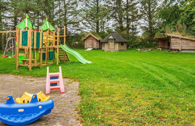 8 Person Holiday Home in Henne - Foto 44