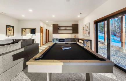 3BR+Loft Modern Mountain Retreat w Hot Tub - Foto 21