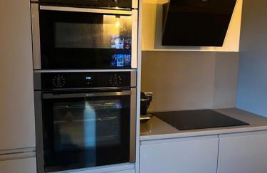 Riverside retreat with private wood fired hot tub - Foto 8