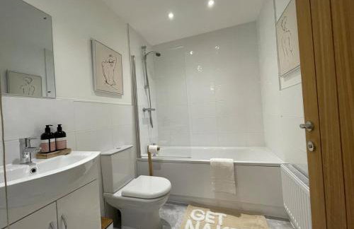 Iris Group Stay 8-BR Free Parking - Foto 22