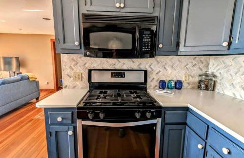 Charming Waterfront Sea Cottage with Private Beach near Bar Harbor, Hancock Maine - Photo 11