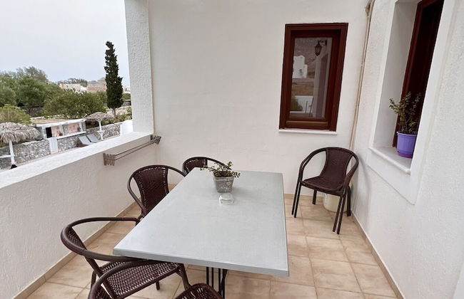 Birds Villa Apartments with Heated Pool - Including Car and Breakfast - Photo 40