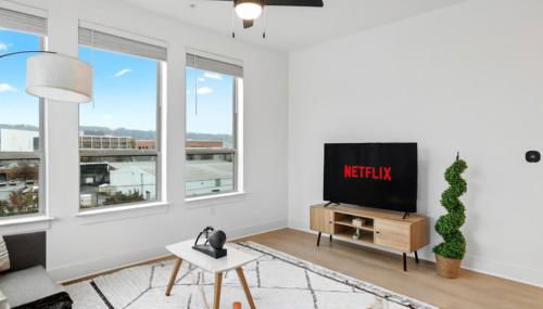 Upscale 2BR Near Regions Field n Park - Foto 5