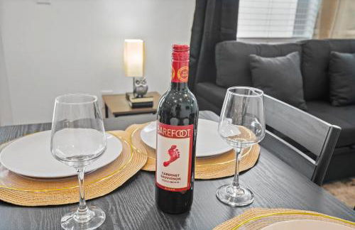 New 5 Star Home with Pool & Heated Spa-Mins to Tradition Sq- Cleveland Clinic Tradition- HCA Hospital - Foto 5