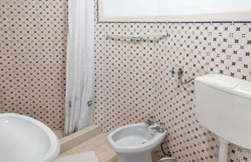 Charming House with Shared Pool in Porto de Mós. - Foto 26