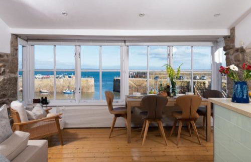 Tides Reach - Free WiFi - Harbourside - Wood Burner - Coffee Machine - Photo 1