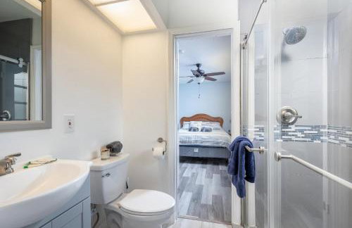 Purely Pompano, Pool, Water front, Paddleboard, Beach, 5 bedroom 3 bath - Photo 35