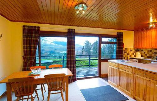Eagle Lodge with stunning loch and mountain view - Foto 9