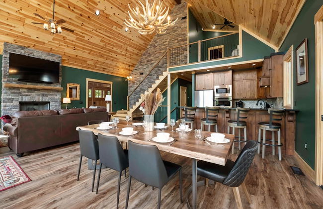 Black Bear Lodge by Avantstay Lakefront Dock Pool Theater Sleeps 20 - Foto 23