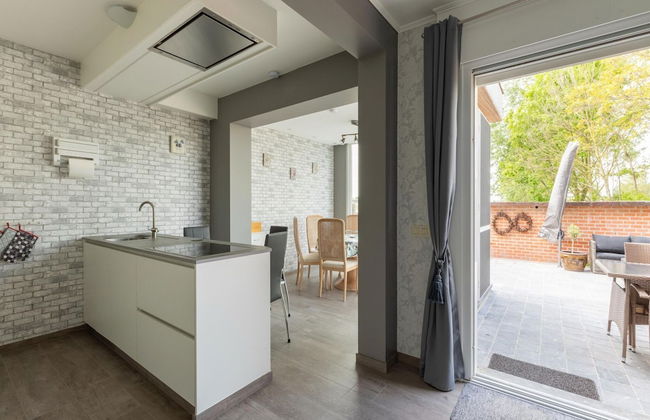 Modern Villa w/ Private Yard - Foto 19