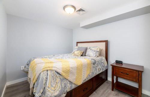 Steps to Beach Lake-View Laconia Getaway! - Foto 15