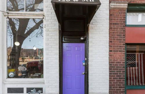 3 Bedroom Penthouse Downtown Close to Everything - Photo 10