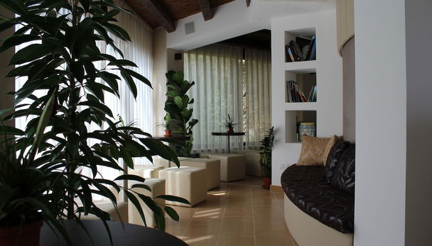 Coin salon dans le hall