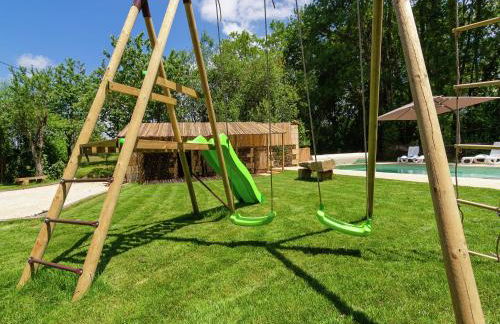 Spacious farmhouse with private heated pool in a rustic garden - Foto 71