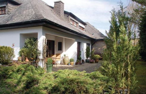 1 Bedroom Cozy Apartment In Schönecken - Foto 1