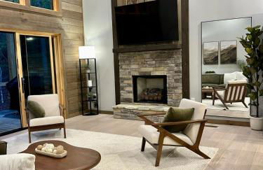 Lux Blue Ridge Cabin, Hot tub, Swing, PingPong! - Foto 16