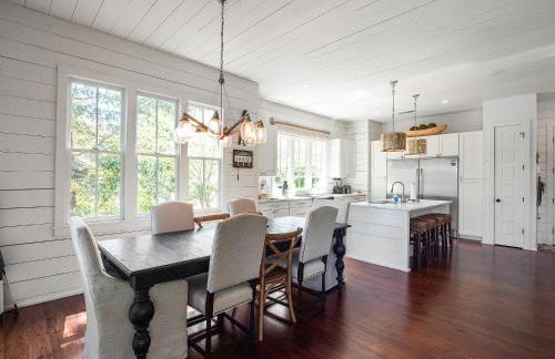 Central Perk - Pet Friendly, Luxury Cabin Feel, Kayaksand Coffee! - Foto 11