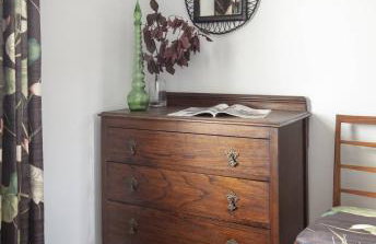 Farmhouse in Suffolk with wild swimming & hot tub - Photo 17