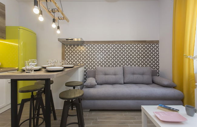 Sunny and Modern 1bdr Apartment in the Center - Foto 1