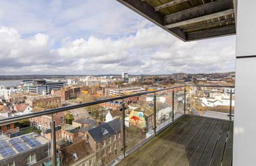 A Wave From It All - Extensive Harbour Views from Wrap-Around Balcony - Foto 11