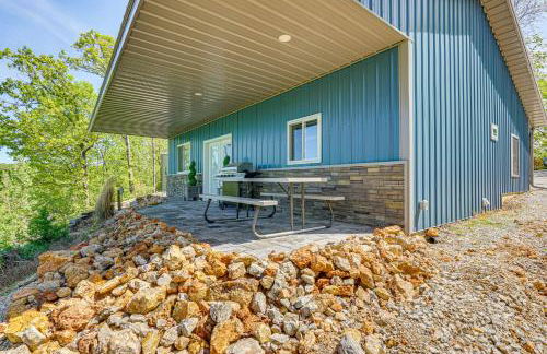 Grill and Fire Pit Blue Cabin Ozarks Getaway! - Photo 23