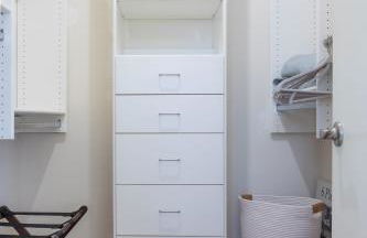 Modern House with Office Cornhole Near Freeways - Foto 18