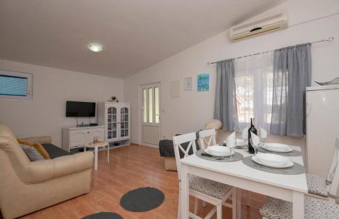 Amazing Home In Vrgorac With Wifi - Photo 29