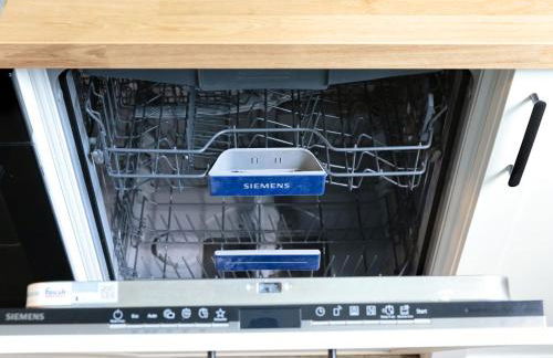 3 BR Nice Apartment Gelsenkirchen - Foto 16