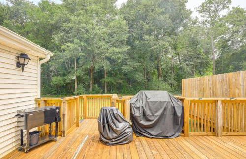 7 Mi to Beach! Sneads Ferry Family Home with Hot Tub - Foto 25