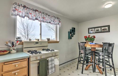 Pet-Friendly Aurora House with Mountain Views! - Photo 11