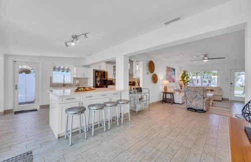 Waterfront Bungalow Heated Pool Pineapple Key - Foto 11