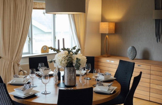 Oaktree Lodge - Luxury Cottage, Hot Tub, Sea Views - Foto 5