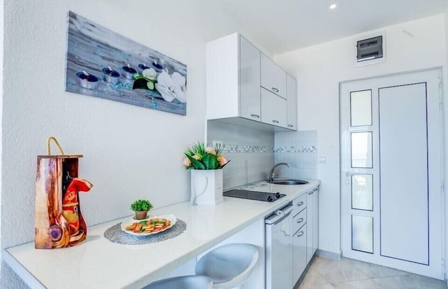 MarBok Apartments with SeaView - Photo 13